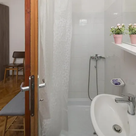 Apartment Kastelir III