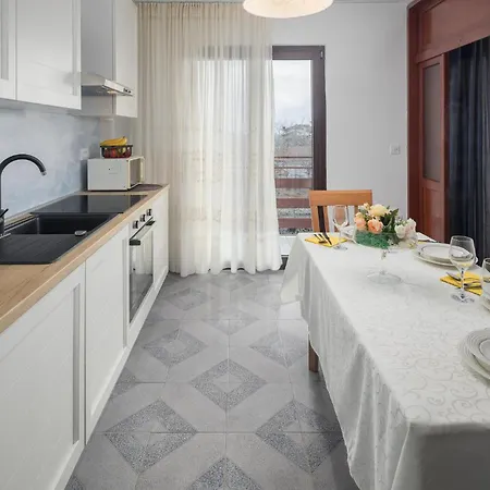 Lovely In With Wifi Apartamento