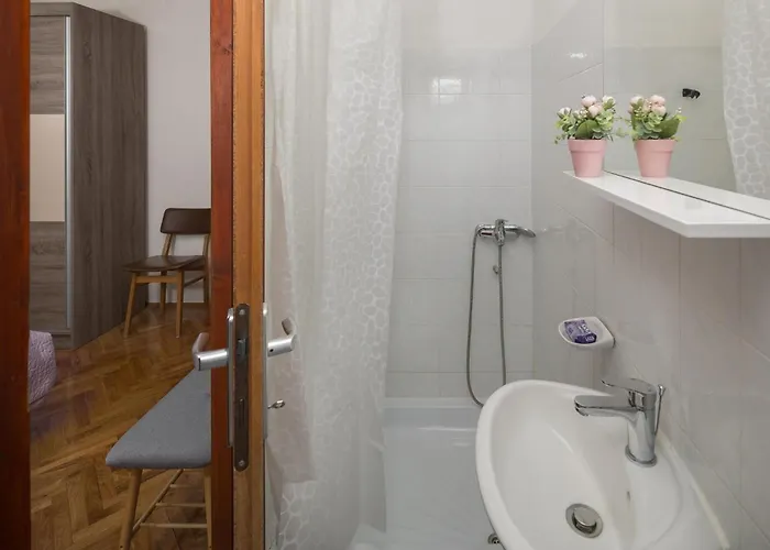 Apartment Kastelir III