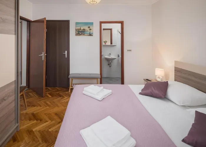 Apartment Apartment Kastelir III