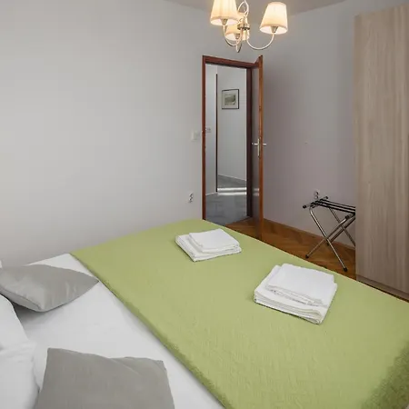 Lovely Apartment In Kastelir With Wifi Kastelir