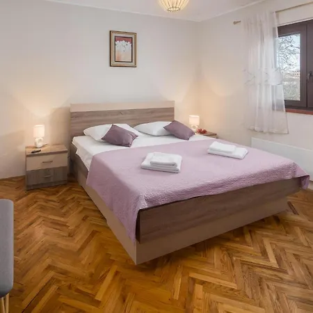 Lovely Apartment In Kastelir With Wifi *